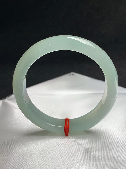 612961，56圈口，冰晴葡萄肉正圈平安镯，种老水足，冰润有光感，颜色清爽 商品图0