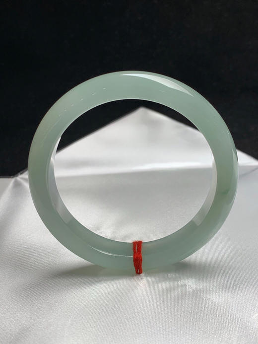 612961，56圈口，冰晴葡萄肉正圈平安镯，种老水足，冰润有光感，颜色清爽 商品图3