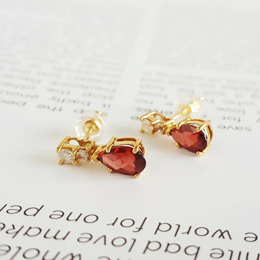 【天然正品】AU750黄金镶天然近全净体水滴形红色石榴石耳环14.1*5.6*15.4MM（皆取最大值）女士现售价：1280特价！220425NJM28 商品图2