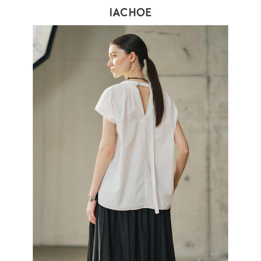 棉仓3621504025-IACHOE后背小V领短袖衬衫 商品图0