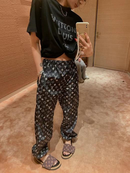 驴家 𝙇𝙤𝙪𝙞𝙨 𝙑𝙪𝙞𝙩𝙩𝙤𝙣 x 草间弥生联名款 十周年限定款+经典款合集 老花拖鞋 （HC） 商品图11