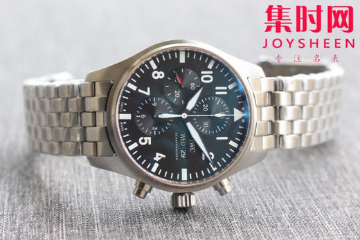 ZF经典臻品【驰骋高空 分秒必“真”】
万国IWC3777飞行员计时系列，机芯同步原装，表针尾部微微弯曲，双面防眩晕蓝色镀膜。成就此非凡经典。
【成熟做工】腕表尺寸43mmX15mm 商品图6