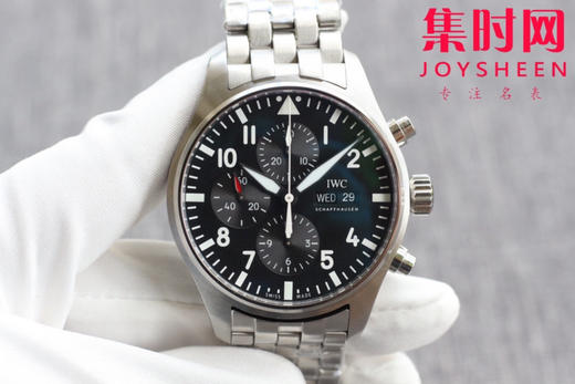 ZF经典臻品【驰骋高空 分秒必“真”】
万国IWC3777飞行员计时系列，机芯同步原装，表针尾部微微弯曲，双面防眩晕蓝色镀膜。成就此非凡经典。
【成熟做工】腕表尺寸43mmX15mm 商品图0