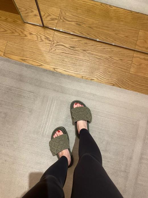 驴家 𝙇𝙤𝙪𝙞𝙨 𝙑𝙪𝙞𝙩𝙩𝙤𝙣 x 草间弥生联名款 十周年限定款+经典款合集 老花拖鞋 （HC） 商品图4