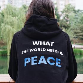 一份心意：“和平PEACE”连帽衫