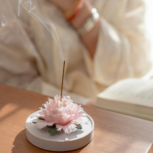【了不起的匠人出品】德化白瓷手捏瓷花线香礼盒 牡丹香插摆件 陶瓷花居家装饰摆件 商品图4