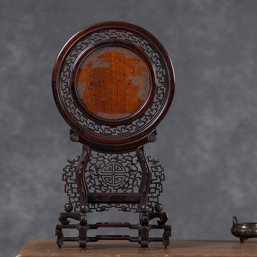 二十世纪	红木透雕八仙人物故事圆形插屏 商品图0