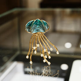 订购5个月到｜Gripoix Paris-Sea Life Meduse-蓝色水母 琉璃 琉璃珍珠 胸针［法国设计师］