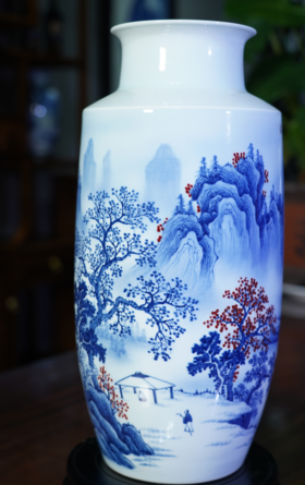 青花釉里红溪山秋韵赏瓶