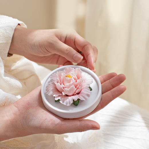 【了不起的匠人出品】德化白瓷手捏瓷花线香礼盒 牡丹香插摆件 陶瓷花居家装饰摆件 商品图3
