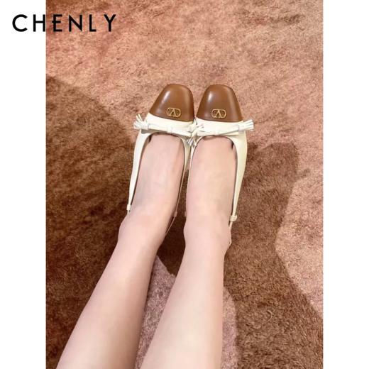 尘衣｜25春夏复古撞色流苏结粗跟凉单鞋 商品图0