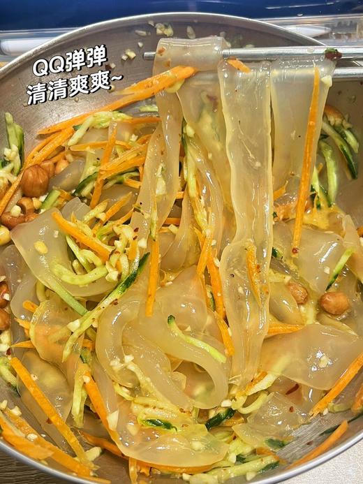 💰9.9秒杀7袋【东北水晶大拉皮】🆘救命！这大拉皮会💥蹦迪！🌟 更是懂拿捏味蕾的！滑溜溜的像在舌尖跳芭蕾，麻酱一拌香到邻居来敲门！ 商品图10