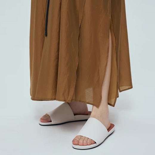 Julia Heuer 解放双脚的全牛皮一字拖 商品图1