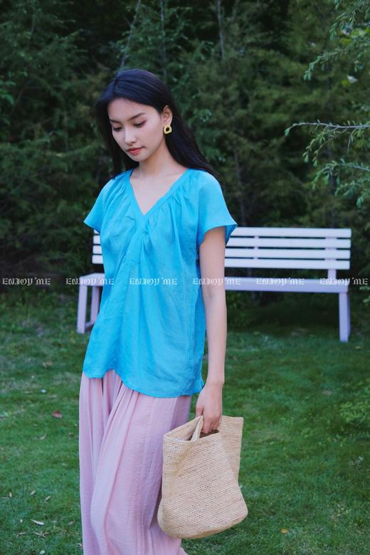 【门店同款】ENJOY夏季“后花园”V领褶皱上衣 162499334 商品图0