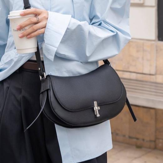 【预售3天】2025新款女包高级感百搭休闲通勤单肩斜挎包DS77707 商品图0