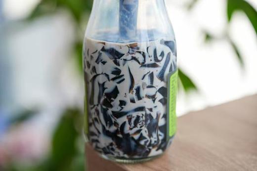 【龟苓膏 160g*6瓶装/箱】药食同源真龟苓膏 老龟加7味名药材 低糖不苦 搭配赠送的奶油球 小朋友都抢着吃 商品图1