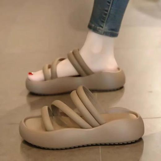 【夏季厚底凉拖鞋】时尚厚底软底拖鞋女新款夏季外穿配裙子防滑海边凉拖鞋。ry 商品图0