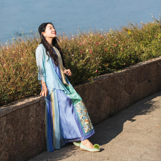 【林栖设计小店】冰清玉洁真丝改良马面裙绣花新中式2025夏季新品桑蚕丝半身裙女1952018 商品图4