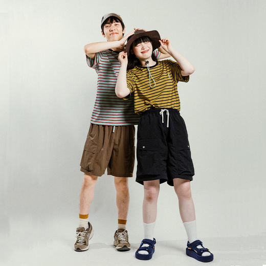 【出游季特惠】ACMEITEM爱棵米 户外情侣大容量口袋短裤系绳休闲裤子男女GAG3220942C 商品图3