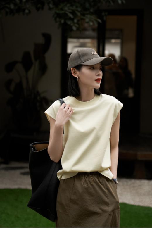 😍【2025新款纯色简约盖肩无袖圆领T恤】👉【暴风显瘦の短袖】瘦子穿上直角肩🔥！微胖秒变纸片人！👀原价129.9今天开团直降70 🍒今夏这件无袖T我先锁‼️‼️‼️  商品图0