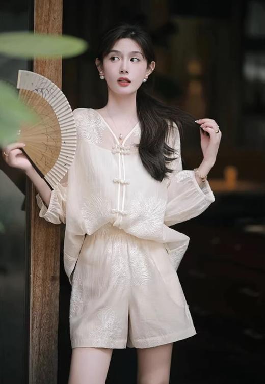 【下单后3-7天发货】ORIGNAL&CO 重工国风杏色大花刺绣套装 商品图1