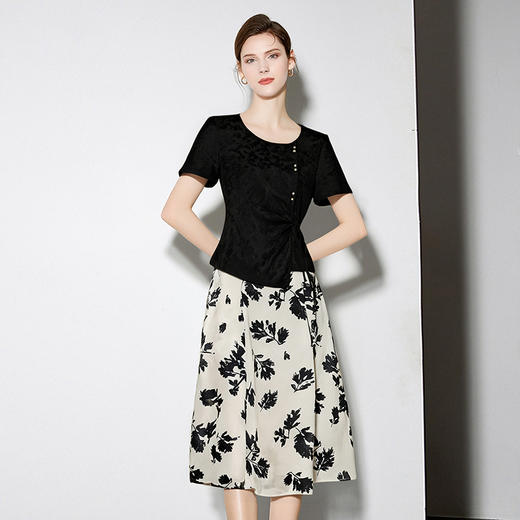 「自」全新升级全新升级【铂金会员266/天猫359/差价93】(99852)洛诗琳2025新款高级时尚气质休闲女士短袖女装两件套 商品图0