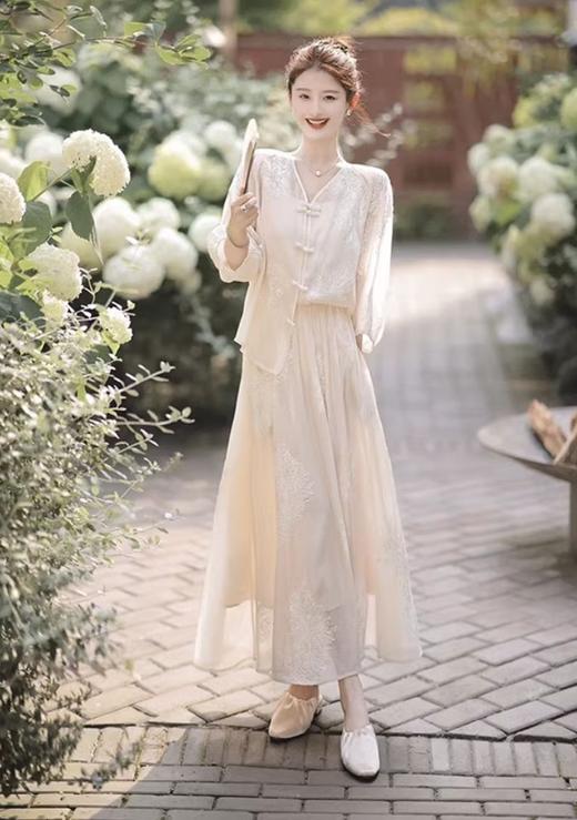 【下单后3-7天发货】ORIGNAL&CO 重工国风杏色大花刺绣套装 商品图9