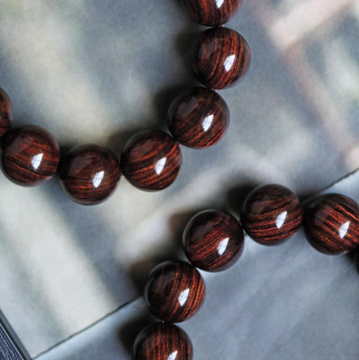 【新品特惠】1.8*13颗 沉水级 海黄 紫油梨 大黑线 手串 约45.5g  h900815 商品图2