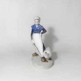 丹麦皇家哥本哈根瓷偶，女孩与鹅