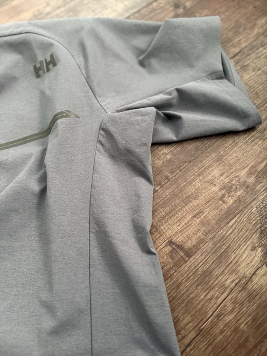 点此购买 海里汉森夏季男士HP防晒速干透气立体版型圆领短袖T恤 LL 318820 商品图12