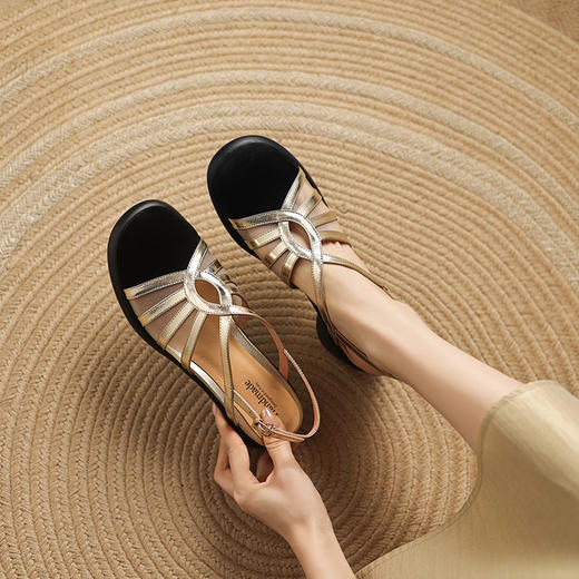 【预售5天】文艺复古百搭拼色包头凉鞋，粗高跟圆头包头后空罗马凉鞋LD&7352 商品图3