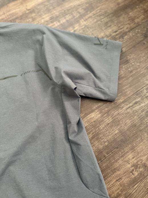 点此购买 海里汉森夏季男士HP防晒速干透气立体版型圆领短袖T恤 LL 318820 商品图14