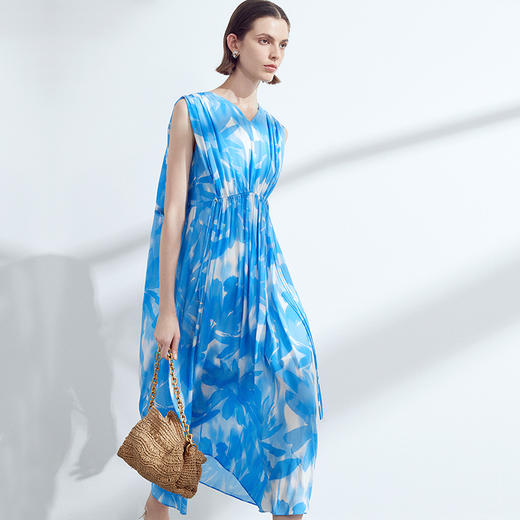 EITIE爱特爱夏季新款显瘦高腰百褶垂坠无袖印花连衣裙7807565 商品图1