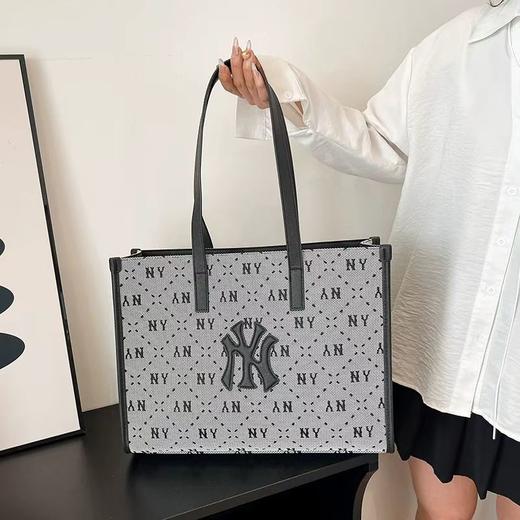 【直降6折】MLB 复古老花满印托特包通勤包 商品图5