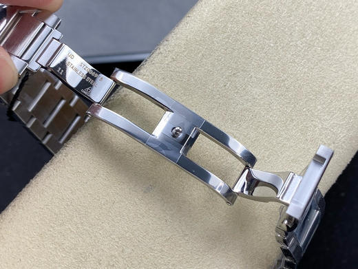 NOOBFactory 
 欧米茄海马世界时220.92.43.22.99.001
1:表壳：正品模版开模与正品一致真钛壳43表径（不含按滴）“最”还原正品表壳的细腻光泽和柔和质感❕❕❕ 商品图8