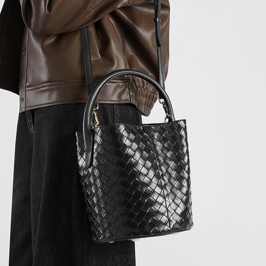 【预售3天】2025新款女包手提包女百搭编织水桶单肩斜挎包GZ2857 商品图3