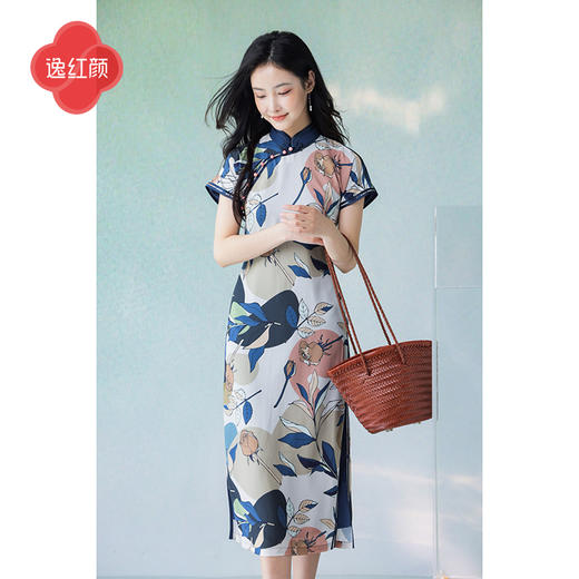 逸红颜明月优选#​​艺术清雅古法花卉双琨旗袍「梦虞」裙身布满玫瑰，凝萃东方雅韵 商品图3