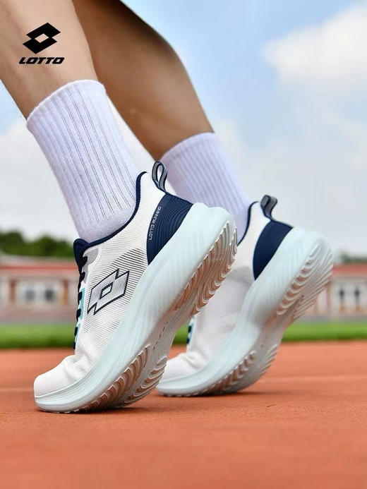 意大利🇮🇹正品乐途Lotto 透气跑鞋，运动鞋。天猫同步在售💰319独家破价➕帮品牌方清仓➕ 正品保证➕支持假1罚3
码数：35-45码（正常码下单） 商品图4