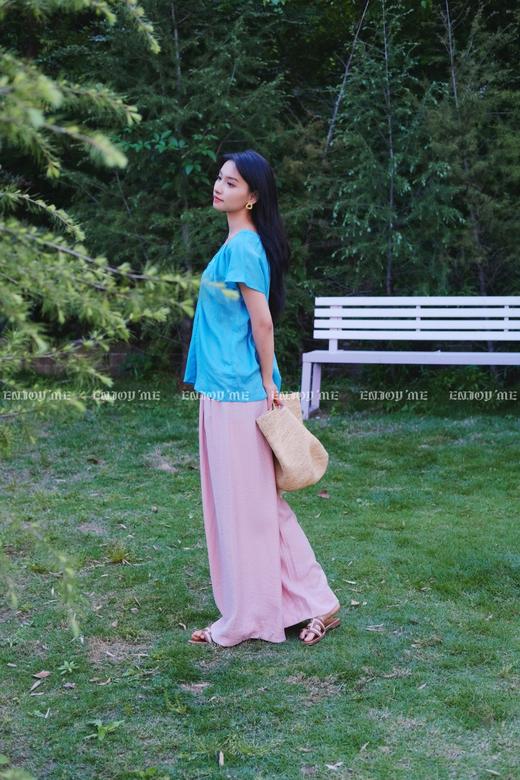 【门店同款】ENJOY夏季“后花园”V领褶皱上衣 162499334 商品图4