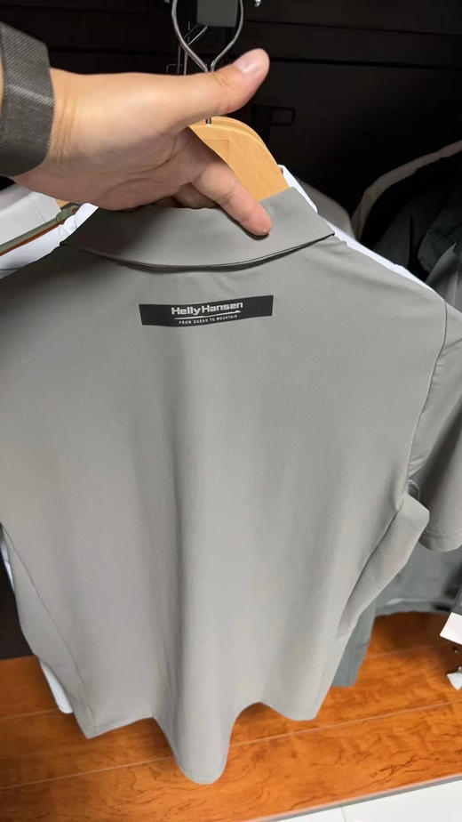 正品HH海丽汉森速干Polo
纯正品，随意鉴定！！
白色，灰色 尺码M-XXL
原价1000出头，清货特价 商品图12