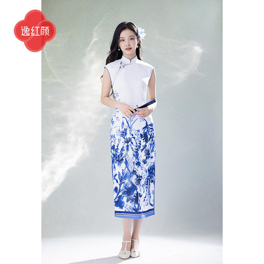 逸红颜明月优选#​​青花瓷雪纺旗袍「卿影」裙摆上画着会动的青花瓷纹样，满满书卷气！ 商品图2