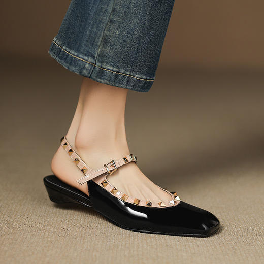 【预售5天】法式气质温柔风铆钉包头浅口方头玛丽珍凉鞋女一字带低跟HTK&F2310-3 商品图1