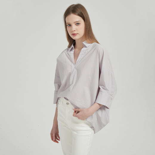 【2件9折】【Petit Bari】(多色)高阶气质箱型翻领V领短袖衬衫 商品图0