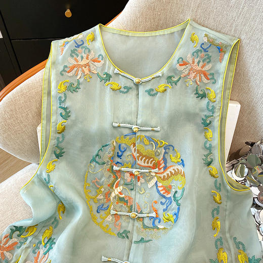 AHM xsz611新中式重工刺绣马甲复古盘扣国风背心 商品图2