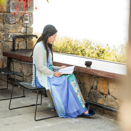 【林栖设计小店】真丝马面连衣裙钩花绣花新中式国风2025夏季新品桑蚕丝女1952092 商品图3