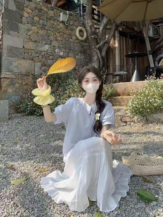 8.3秒杀（微脏）～系带花朵。夏季温柔风立体花朵宽松薄棉短袖小衫-喜出 商品图1