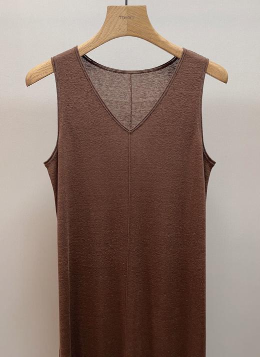 初九上新 开门红秒杀‼️小禾 真丝亚麻混纺 亲肤舒爽透气 摩卡慕斯 V领无袖 针织直身连衣裙 商品图12
