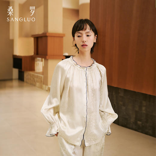 宫廷风』桑罗波纹蕾丝圆领长袖家居服套装100%桑蚕丝2025年新款 商品图1