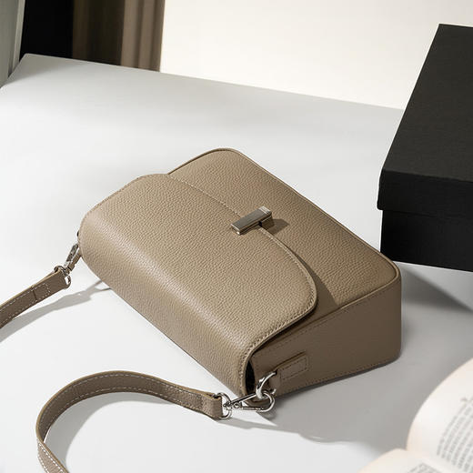 【预售3天】大容量包包百搭斜挎包斜挎包女2025新款气质时尚单肩包GZ2716 商品图3