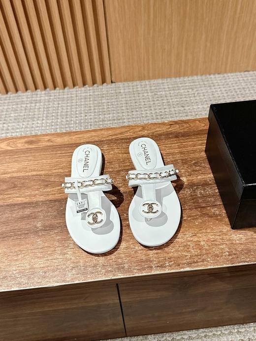 香奈儿 新款链条夹趾双C扣人字拖鞋（HC） 商品图10